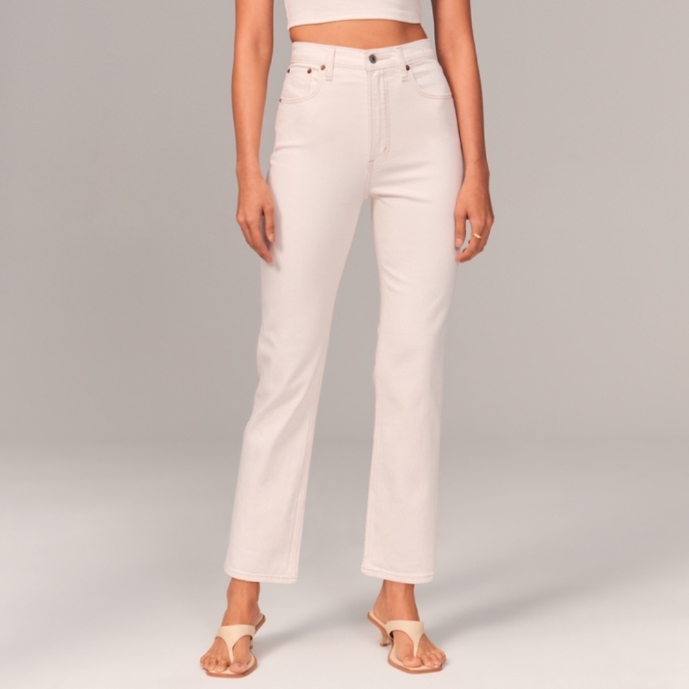 Abercrombie & Fitch
The Ankle Straight Ultra High Rise